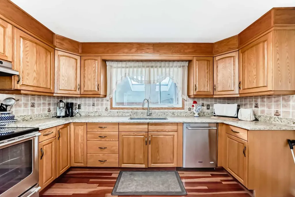 247 Huntford Way NE Calgary AB T2K 3Z9