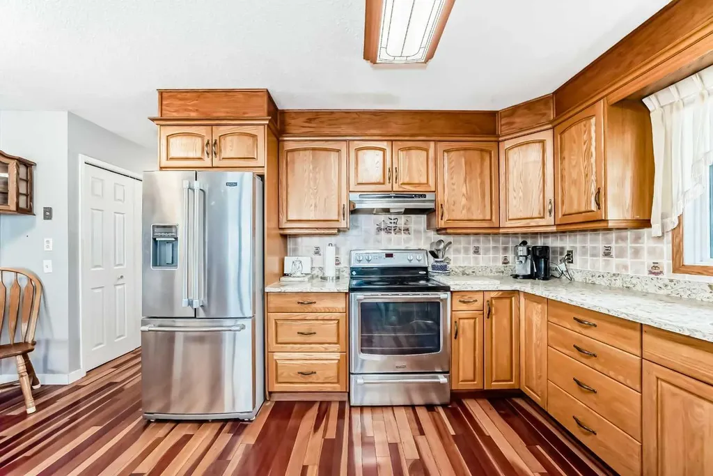 247 Huntford Way NE Calgary AB T2K 3Z9