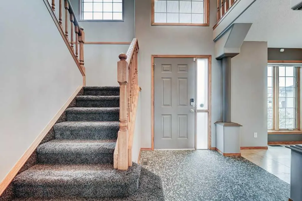 91 Valley Ridge Green NW Calgary AB T3B 5L5