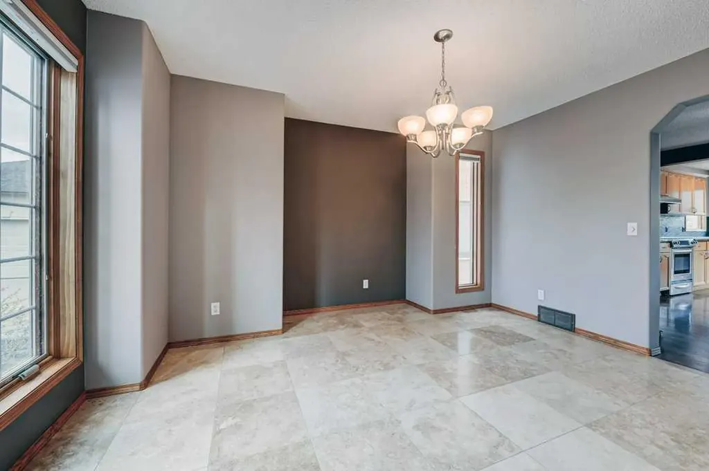 91 Valley Ridge Green NW Calgary AB T3B 5L5