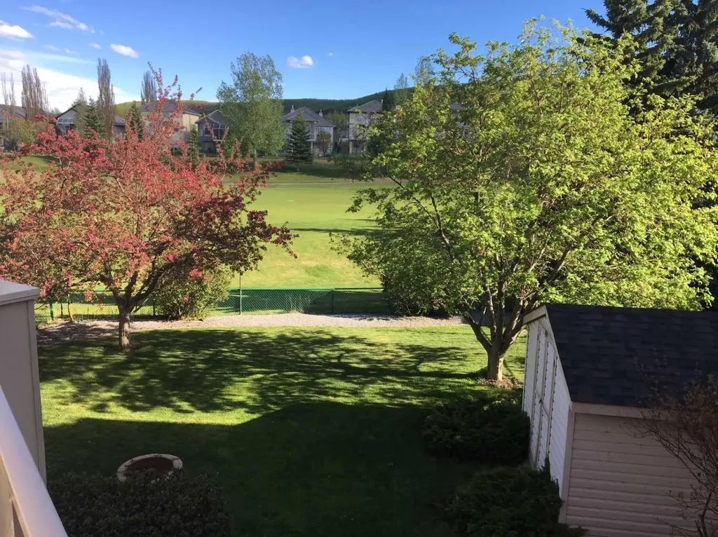 91 Valley Ridge Green NW Calgary AB T3B 5L5