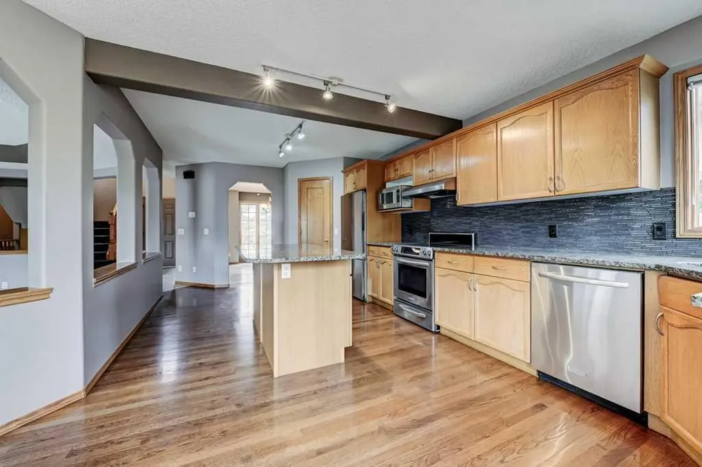 91 Valley Ridge Green NW Calgary AB T3B 5L5