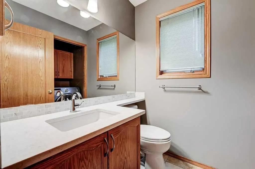 91 Valley Ridge Green NW Calgary AB T3B 5L5