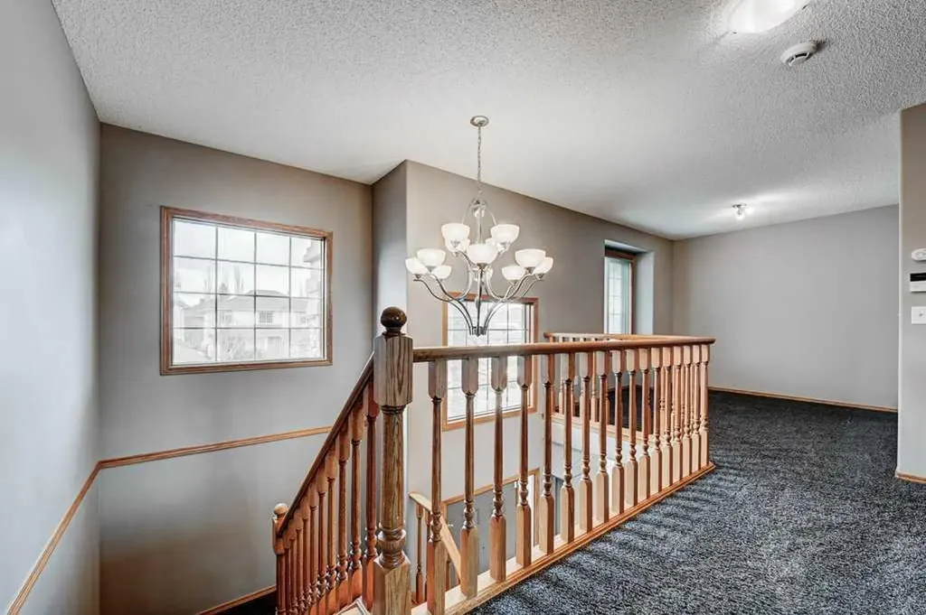 91 Valley Ridge Green NW Calgary AB T3B 5L5