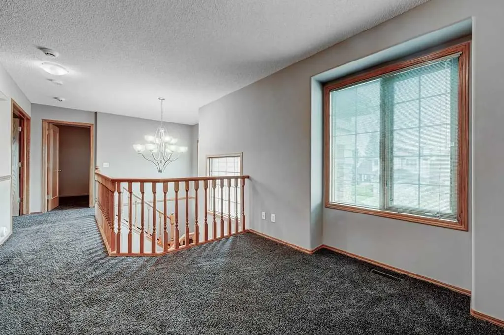 91 Valley Ridge Green NW Calgary AB T3B 5L5