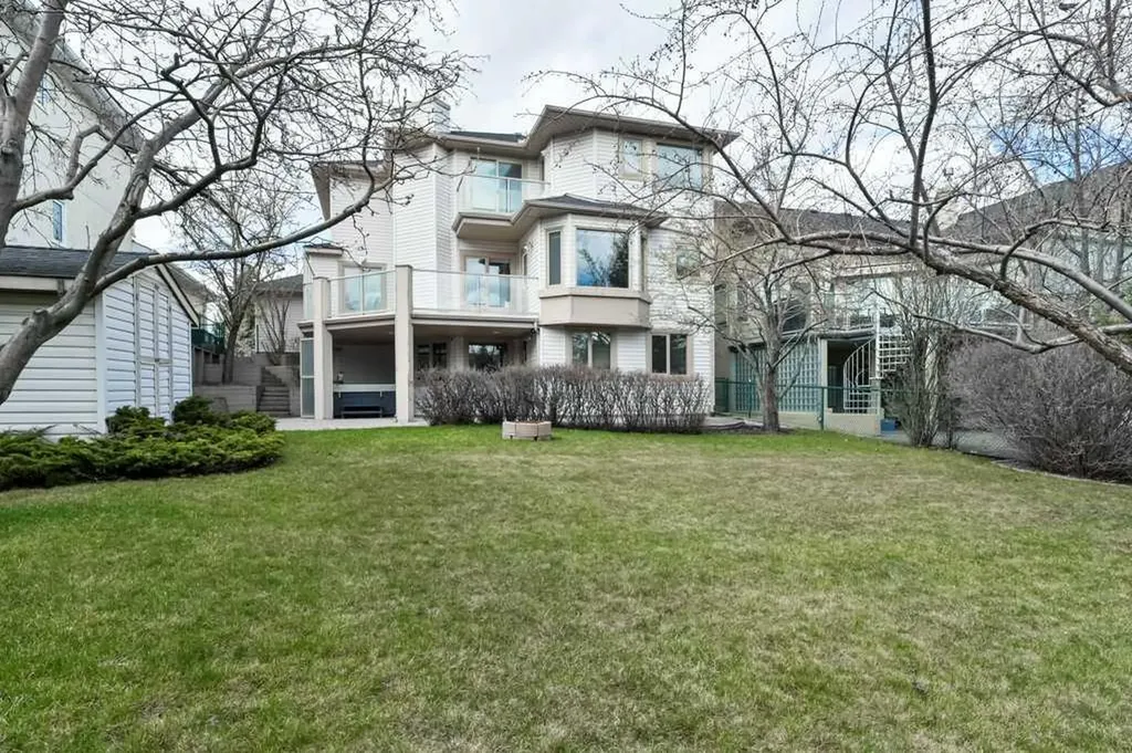 91 Valley Ridge Green NW Calgary AB T3B 5L5