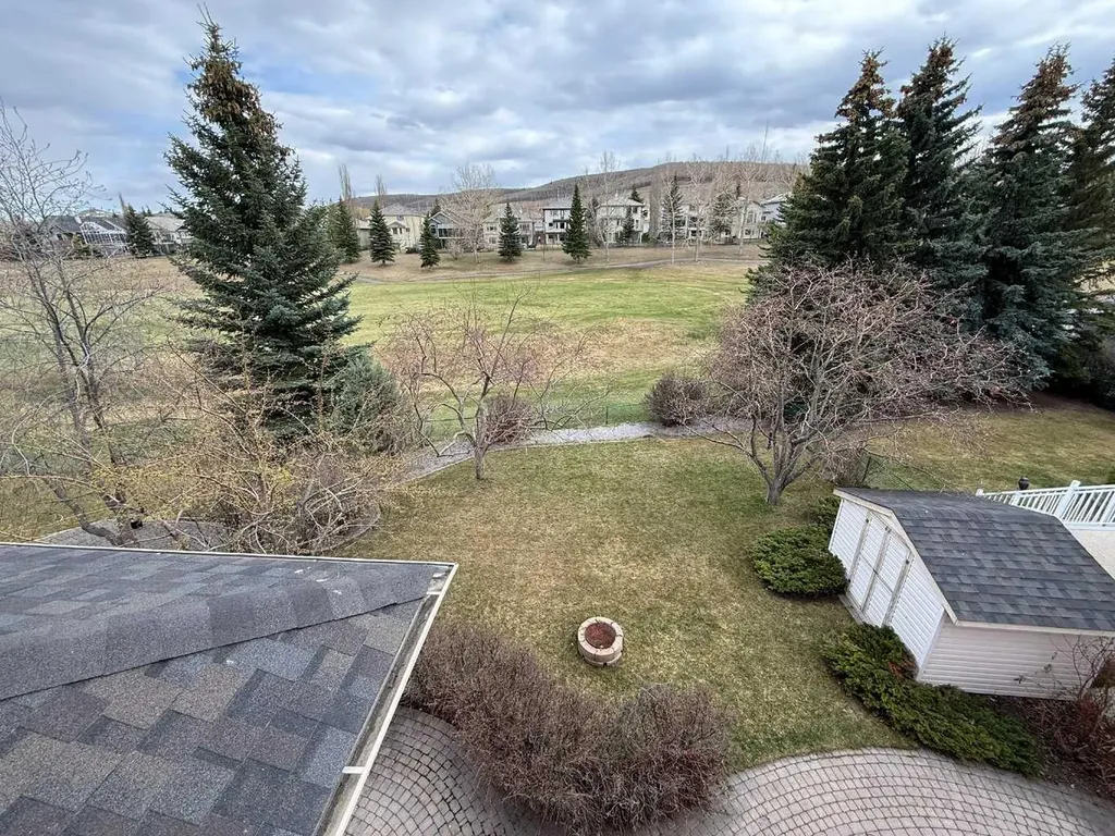 91 Valley Ridge Green NW Calgary AB T3B 5L5