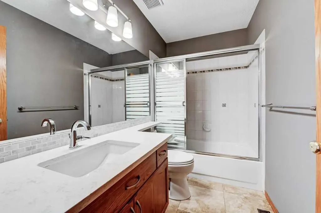 91 Valley Ridge Green NW Calgary AB T3B 5L5