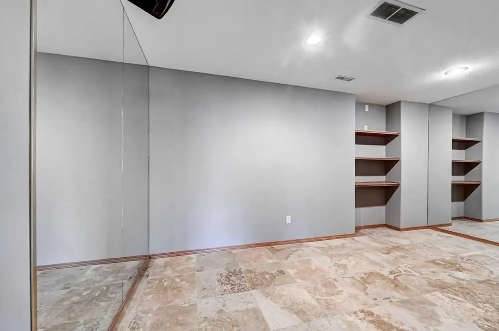 91 Valley Ridge Green NW Calgary AB T3B 5L5