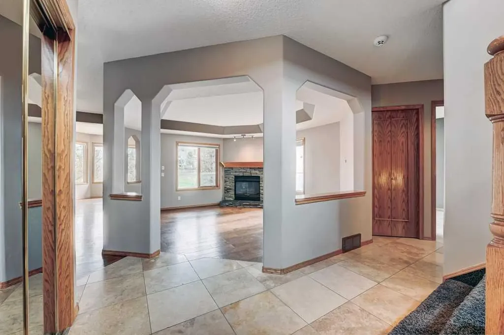 91 Valley Ridge Green NW Calgary AB T3B 5L5