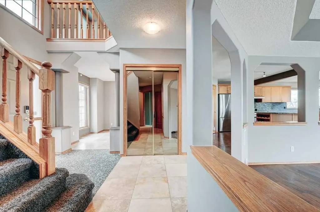 91 Valley Ridge Green NW Calgary AB T3B 5L5