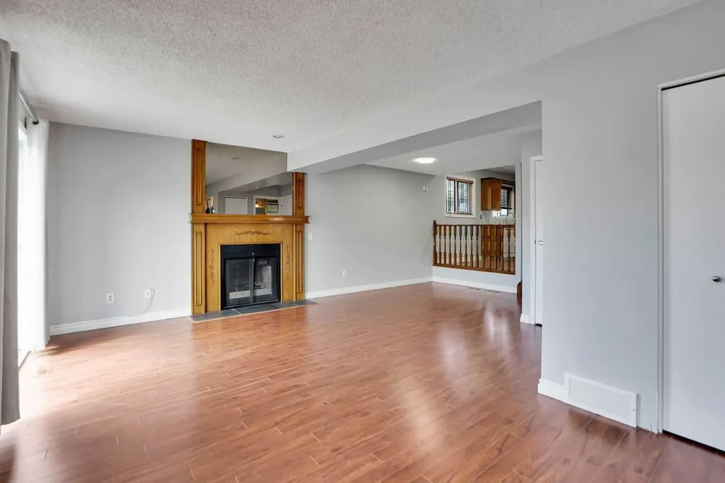 336 Whitworth Way NE Calgary AB T1Y 6E4