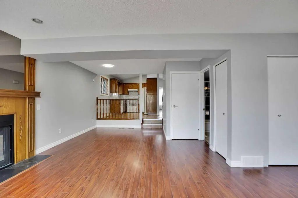 336 Whitworth Way NE Calgary AB T1Y 6E4