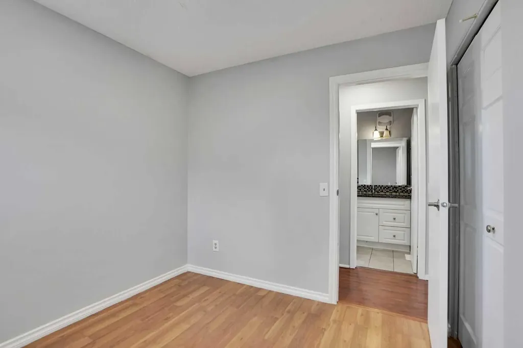 336 Whitworth Way NE Calgary AB T1Y 6E4
