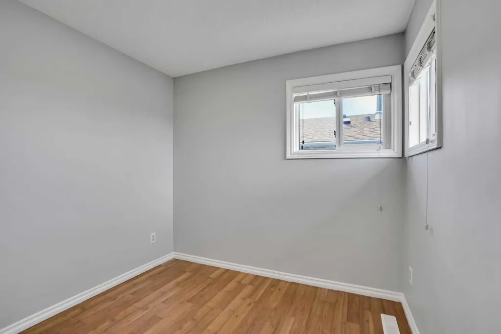 336 Whitworth Way NE Calgary AB T1Y 6E4