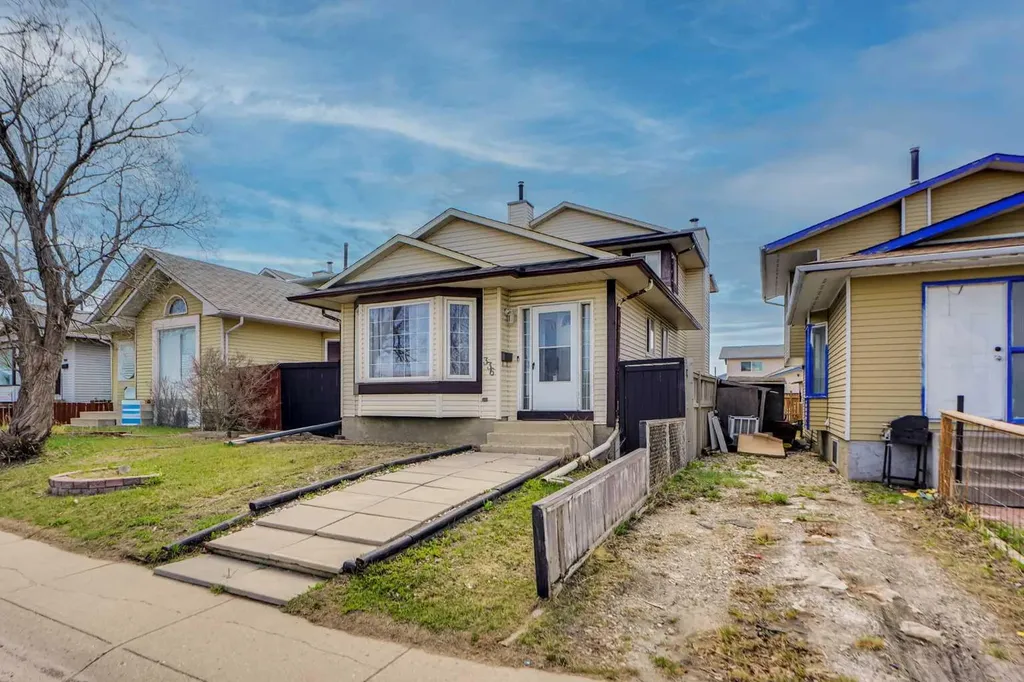 336 Whitworth Way NE Calgary AB T1Y 6E4