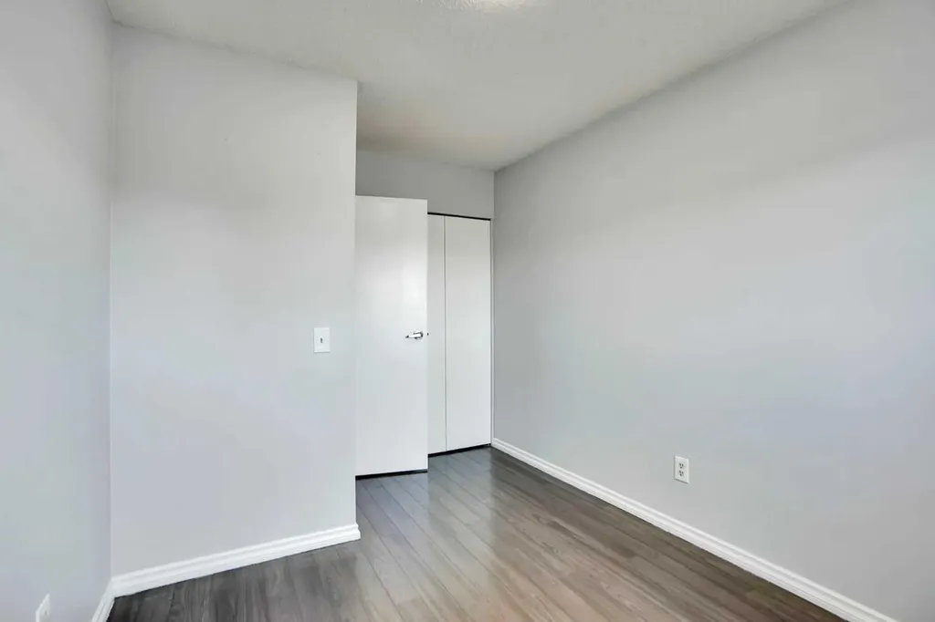 336 Whitworth Way NE Calgary AB T1Y 6E4