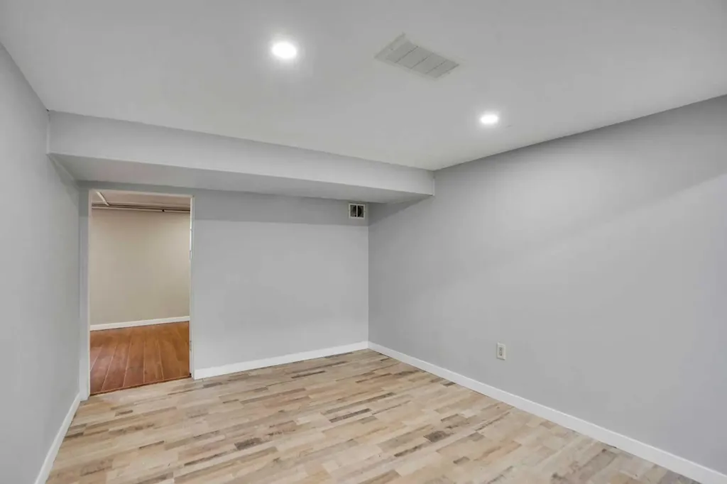 336 Whitworth Way NE Calgary AB T1Y 6E4