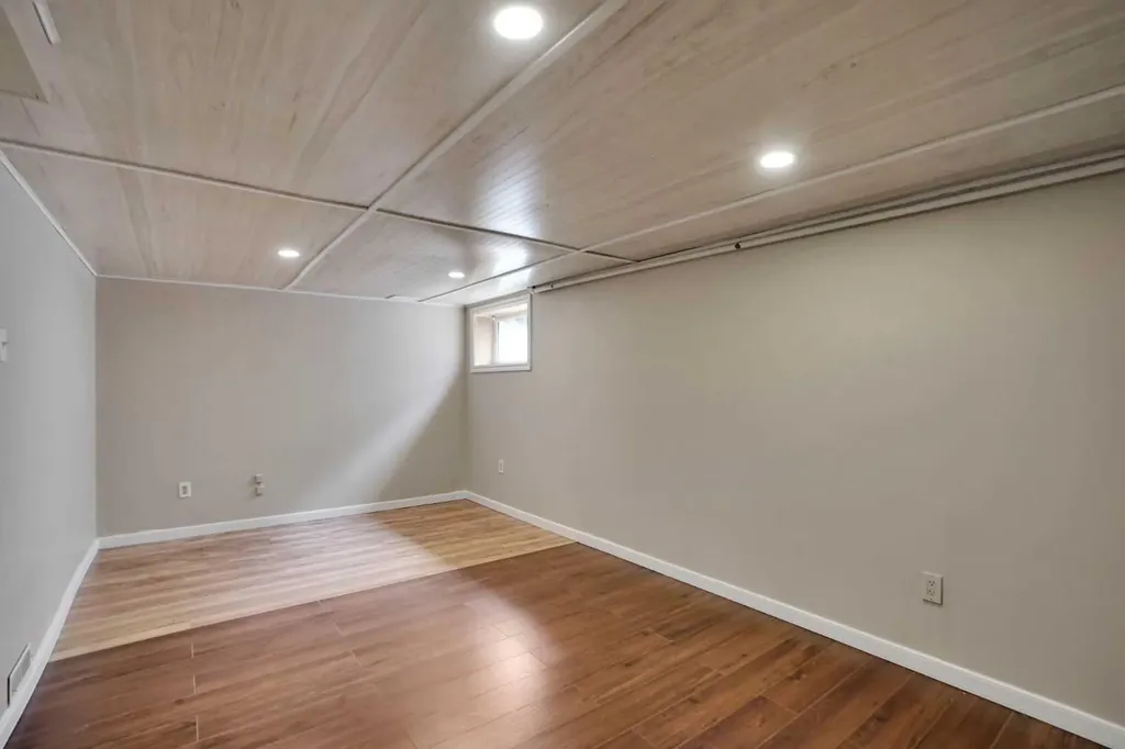 336 Whitworth Way NE Calgary AB T1Y 6E4