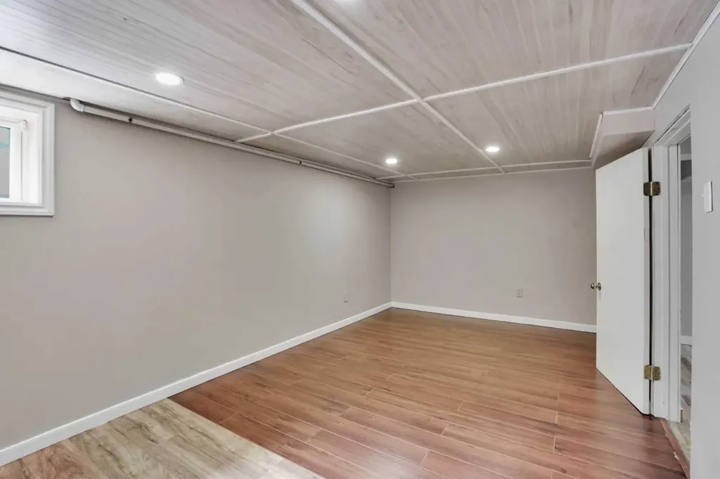 336 Whitworth Way NE Calgary AB T1Y 6E4
