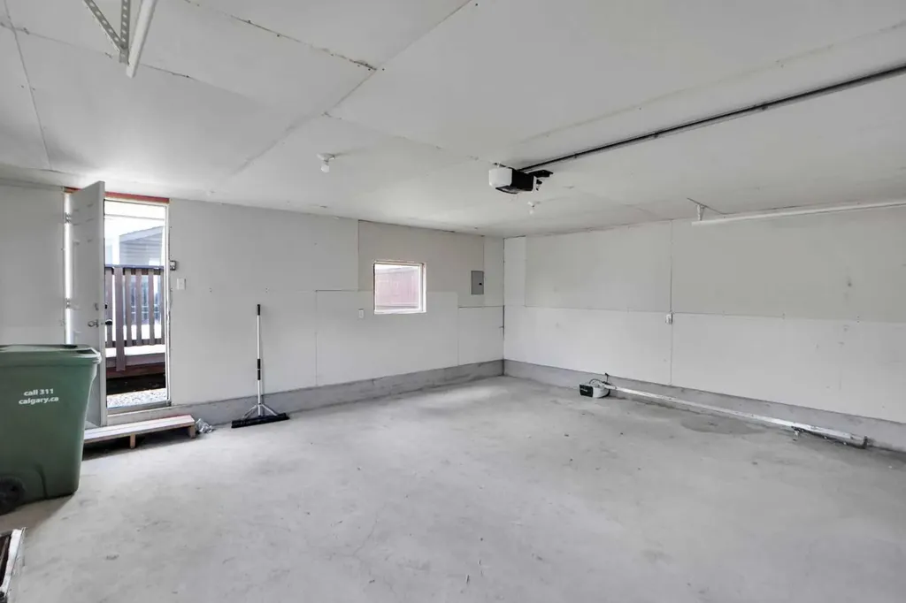 336 Whitworth Way NE Calgary AB T1Y 6E4