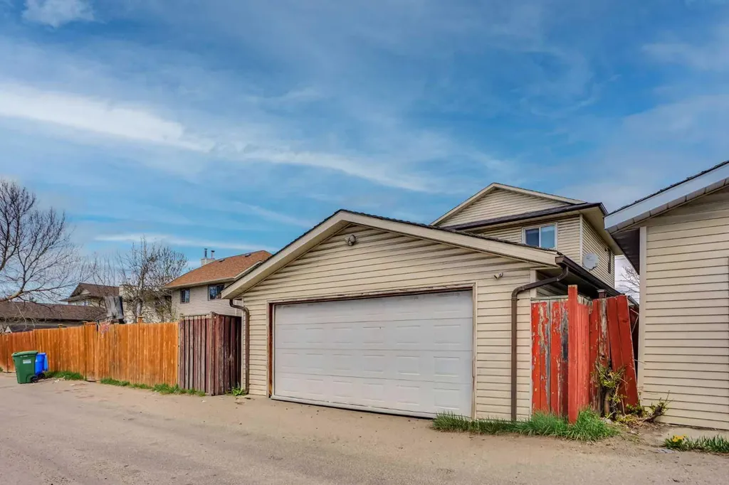 336 Whitworth Way NE Calgary AB T1Y 6E4