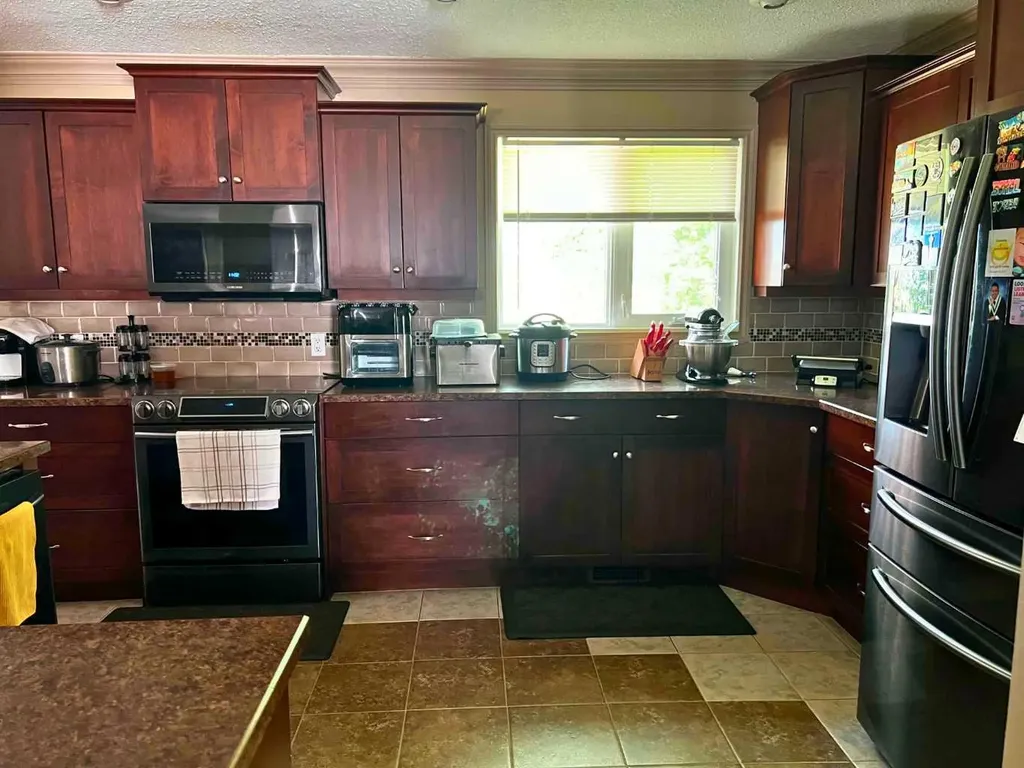 5404 46 Street Valleyview AB T0H 3N0
