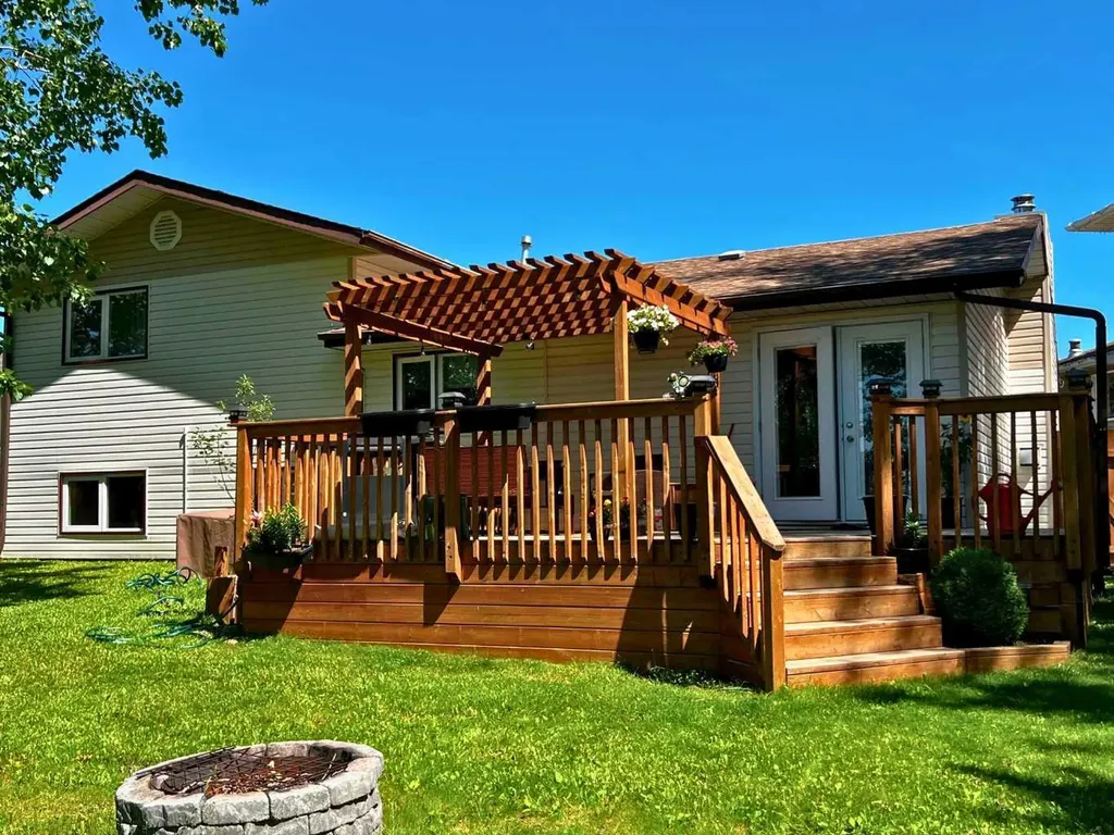 5404 46 Street Valleyview AB T0H 3N0