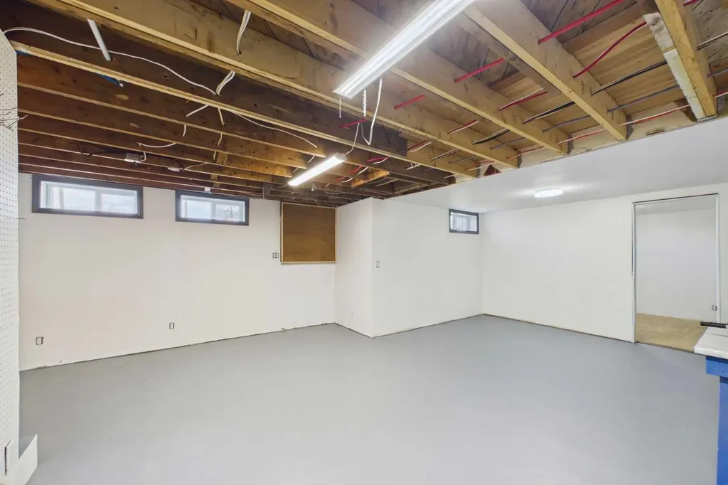 4712 51 Avenue Alix AB T0C 0B0