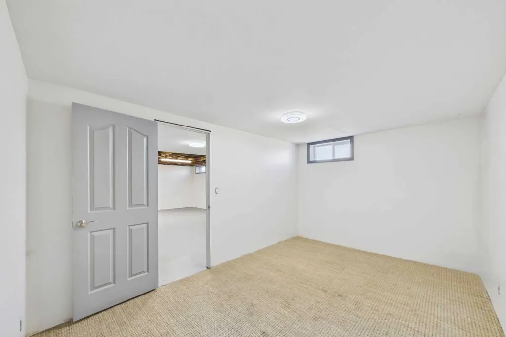 4712 51 Avenue Alix AB T0C 0B0