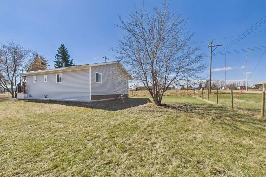4712 51 Avenue Alix AB T0C 0B0