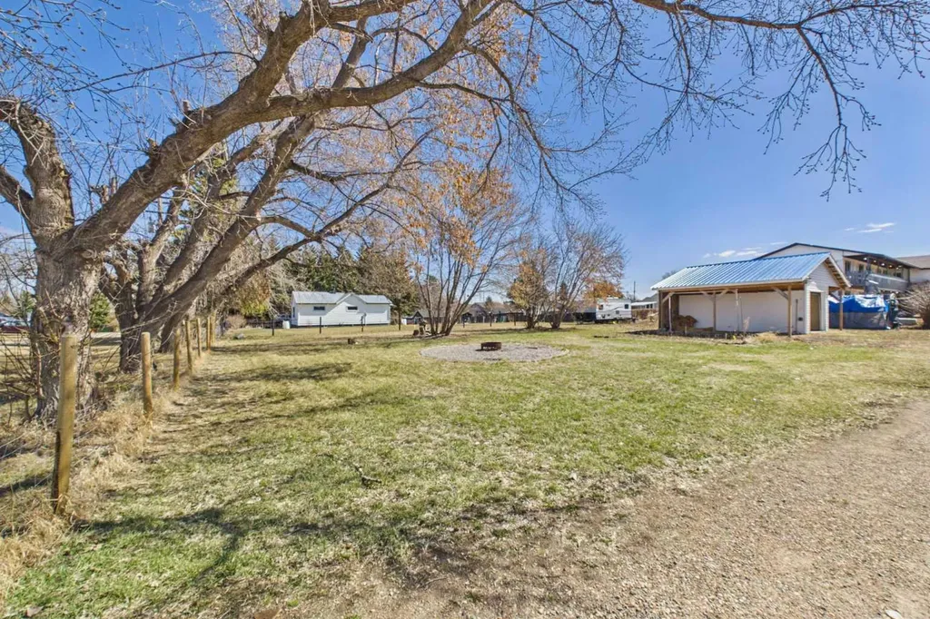 4712 51 Avenue Alix AB T0C 0B0