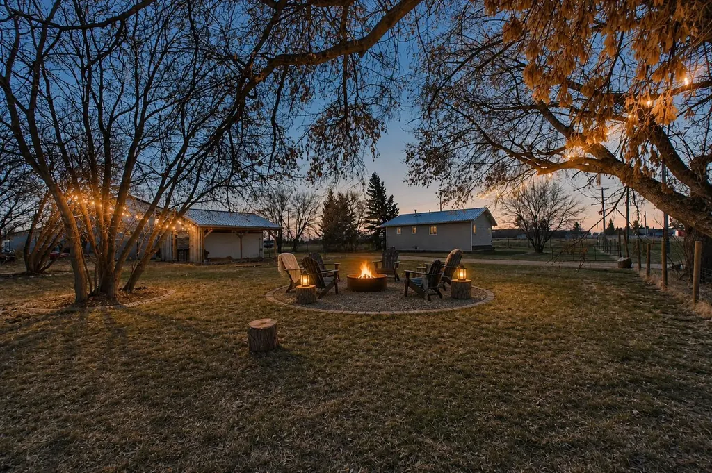 4712 51 Avenue Alix AB T0C 0B0