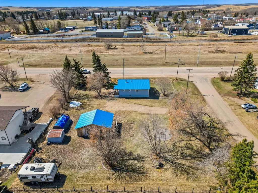 4712 51 Avenue Alix AB T0C 0B0