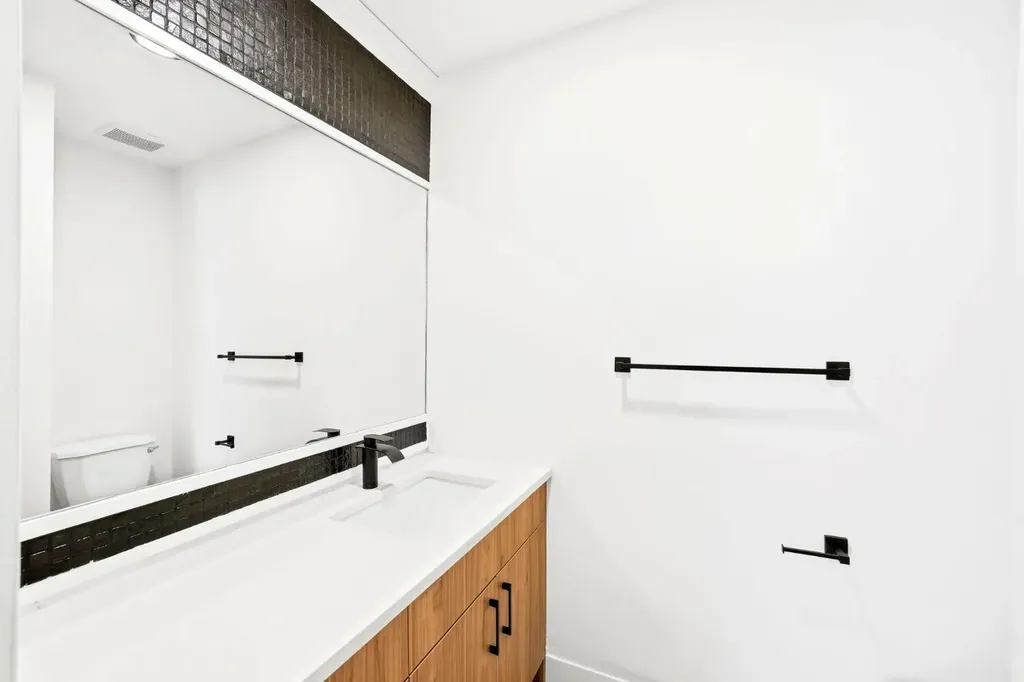 193 Hidden Creek Road NW Calgary AB T3A 6L7