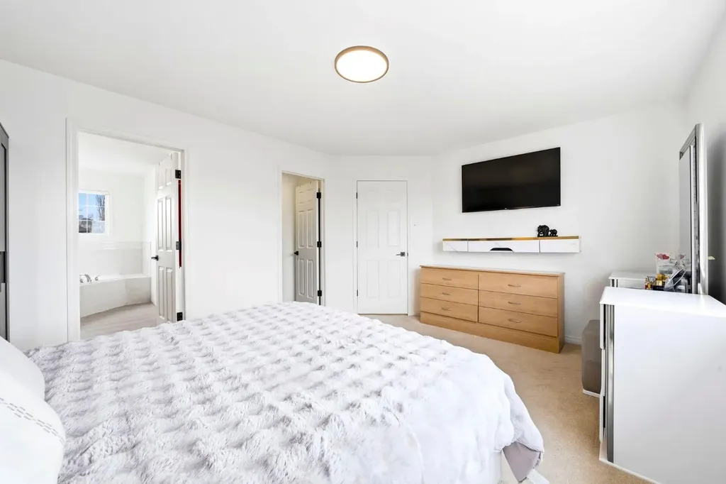 193 Hidden Creek Road NW Calgary AB T3A 6L7
