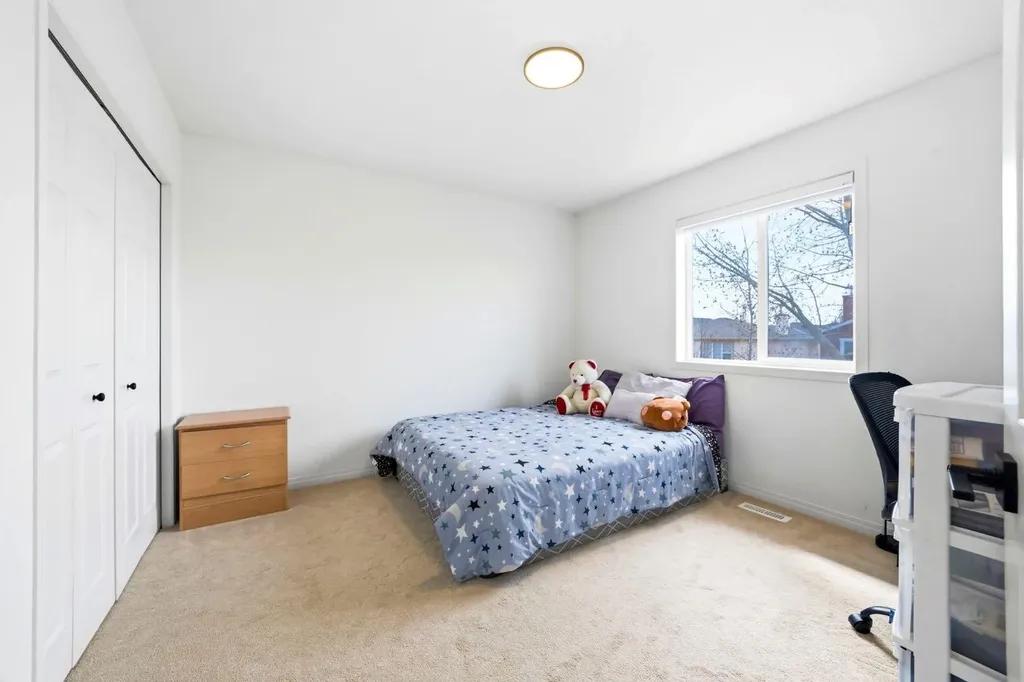 193 Hidden Creek Road NW Calgary AB T3A 6L7