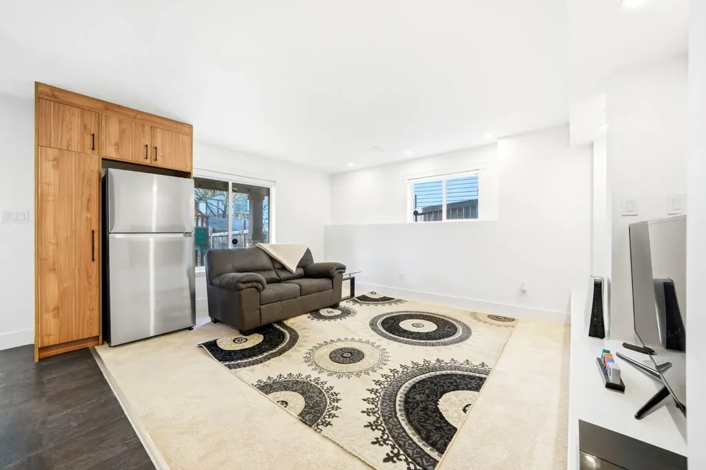 193 Hidden Creek Road NW Calgary AB T3A 6L7