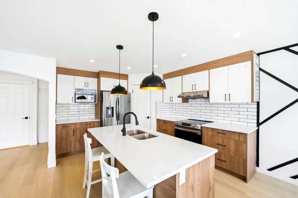 193 Hidden Creek Road NW Calgary AB T3A 6L7