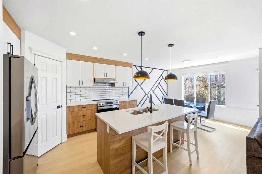 193 Hidden Creek Road NW Calgary AB T3A 6L7