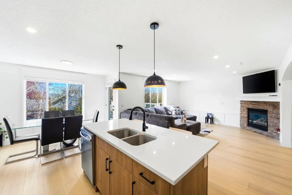 193 Hidden Creek Road NW Calgary AB T3A 6L7
