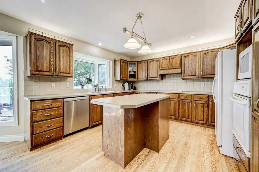 27 Niska Place W Lethbridge AB T1K 6G9