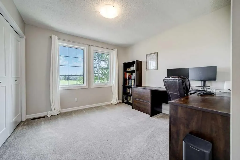 27 Niska Place W Lethbridge AB T1K 6G9