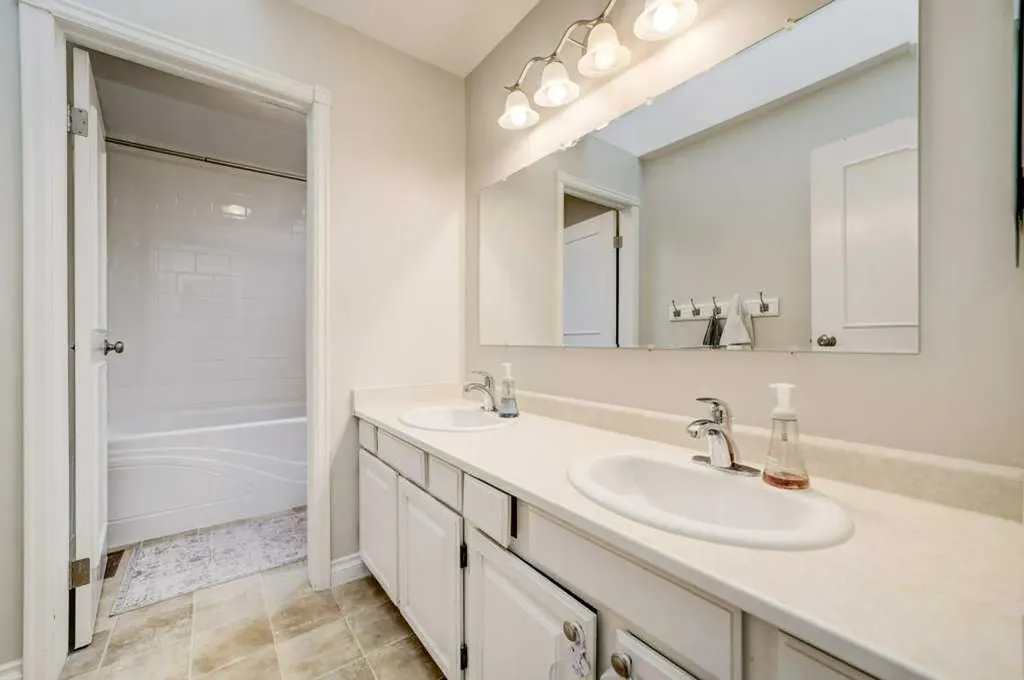 27 Niska Place W Lethbridge AB T1K 6G9