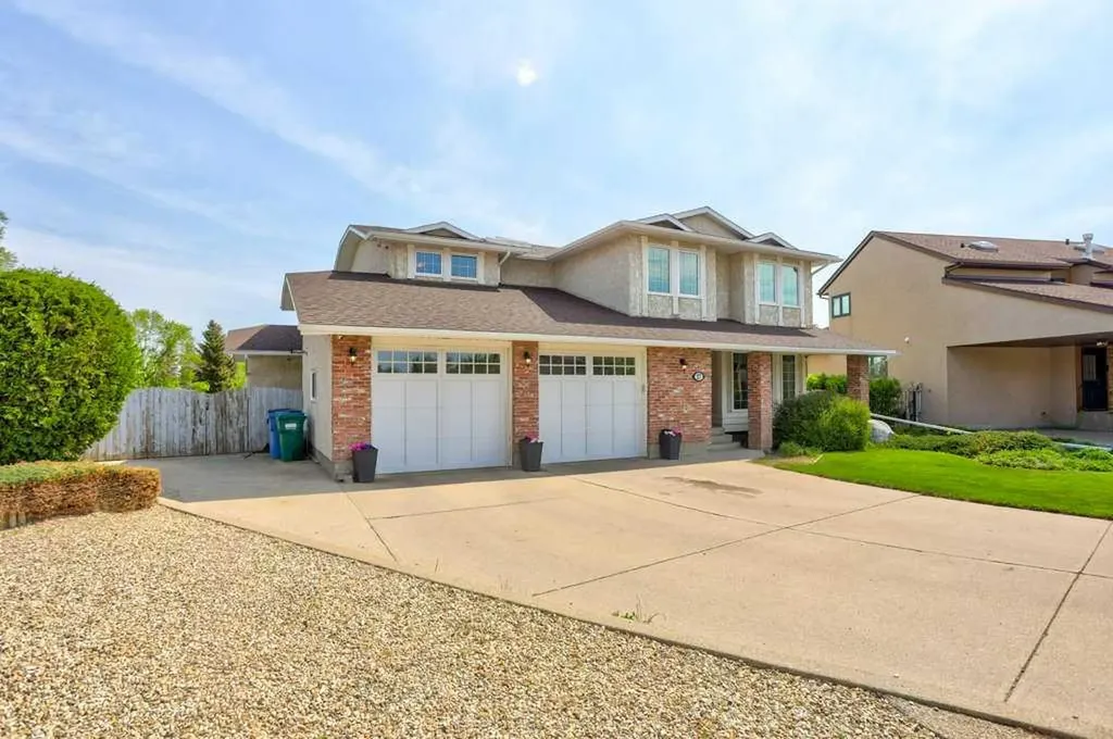 27 Niska Place W Lethbridge AB T1K 6G9
