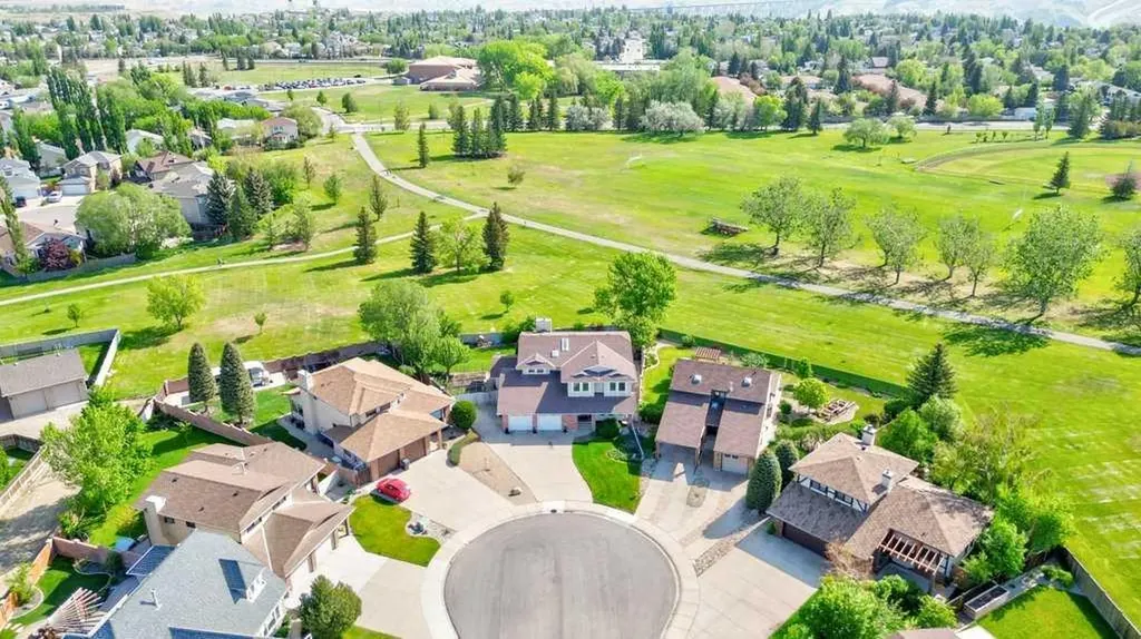 27 Niska Place W Lethbridge AB T1K 6G9