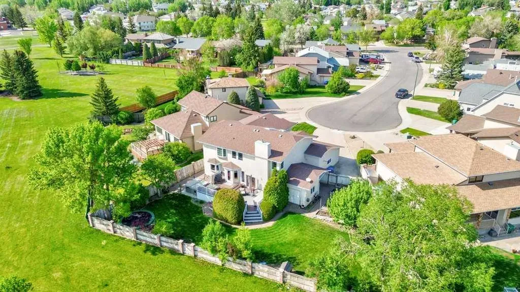 27 Niska Place W Lethbridge AB T1K 6G9