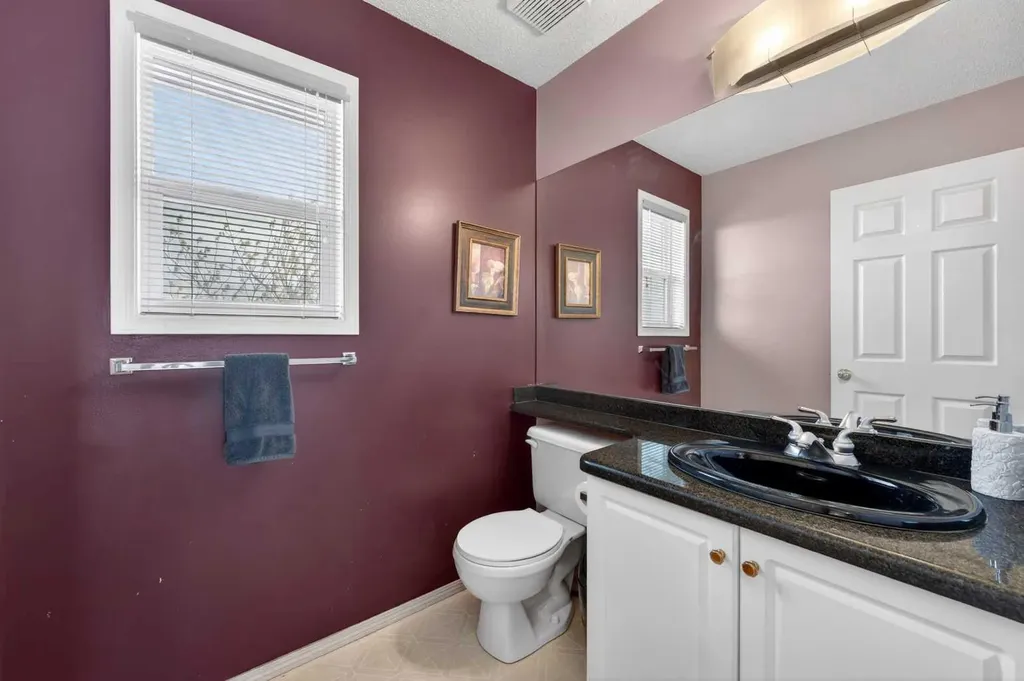33 Harvest Oak Circle NE Calgary AB T3K 4S6