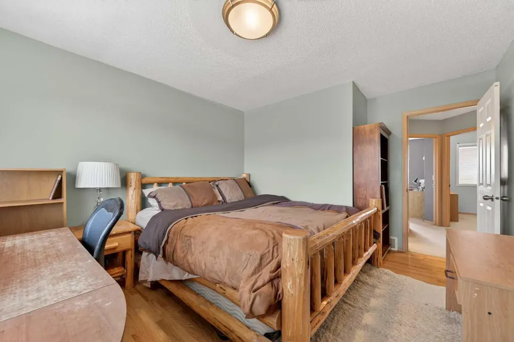 33 Harvest Oak Circle NE Calgary AB T3K 4S6