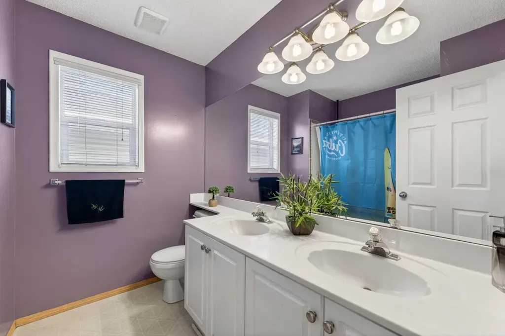 33 Harvest Oak Circle NE Calgary AB T3K 4S6